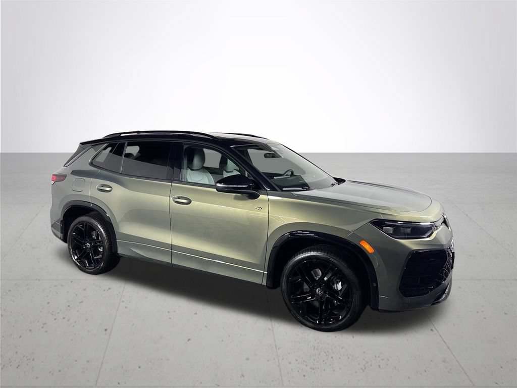New 2026 Volkswagen Tiguan SE R-Line AWD/4WD image 4