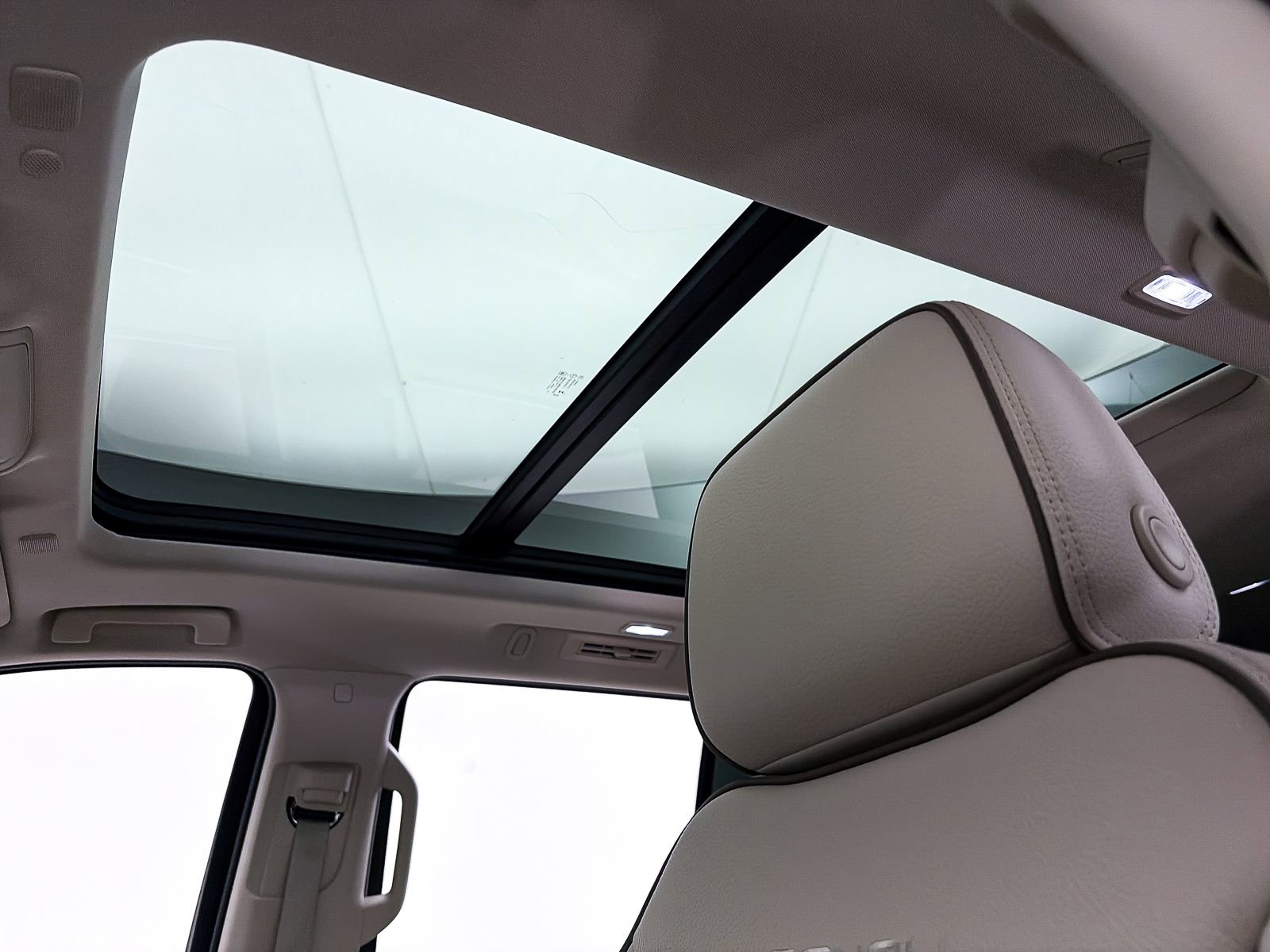 Used 2024 GMC Yukon Denali w/ Max Trailering Package image 3