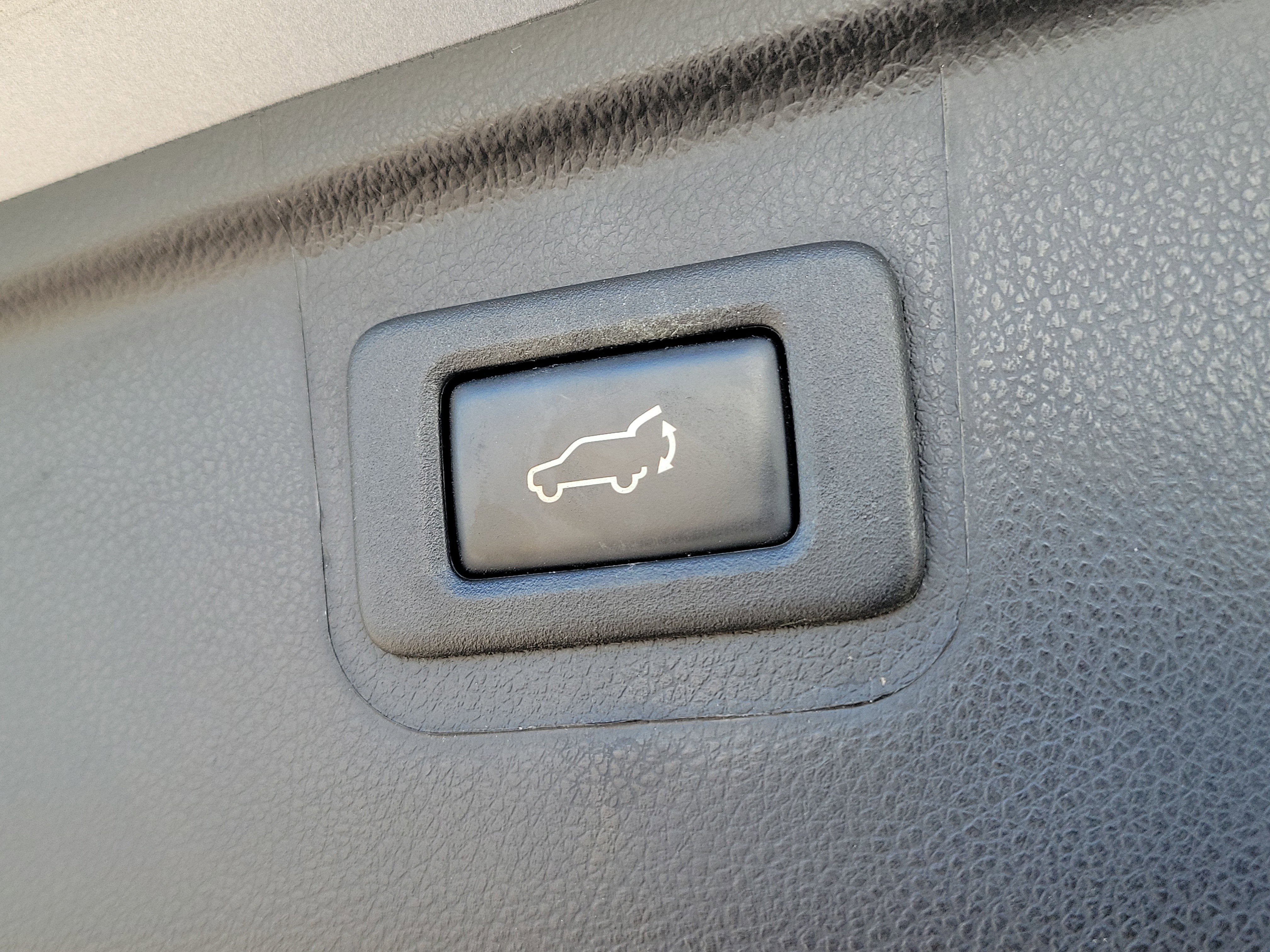 Used 2017 Subaru Outback 2.5i Limited w/ Popular Package #5 image 9