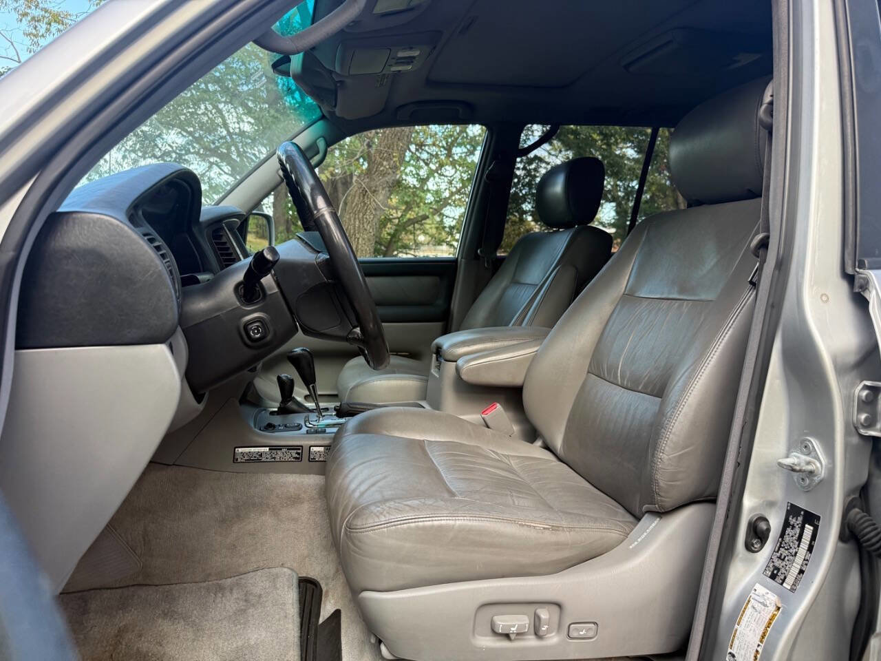 Used 2006 Toyota Land Cruiser image 36