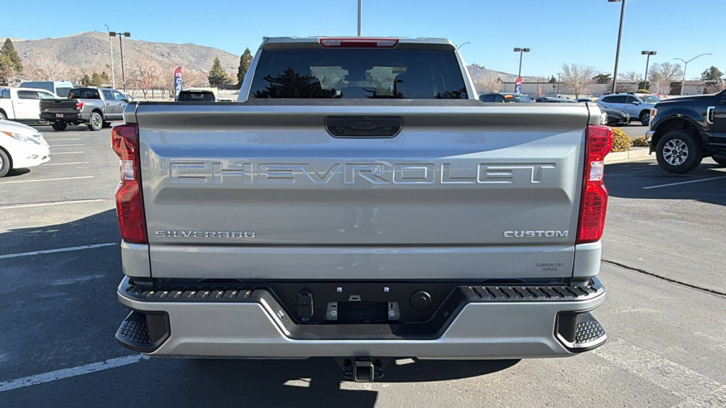 Used 2025 Chevrolet Silverado 1500 Custom image 4