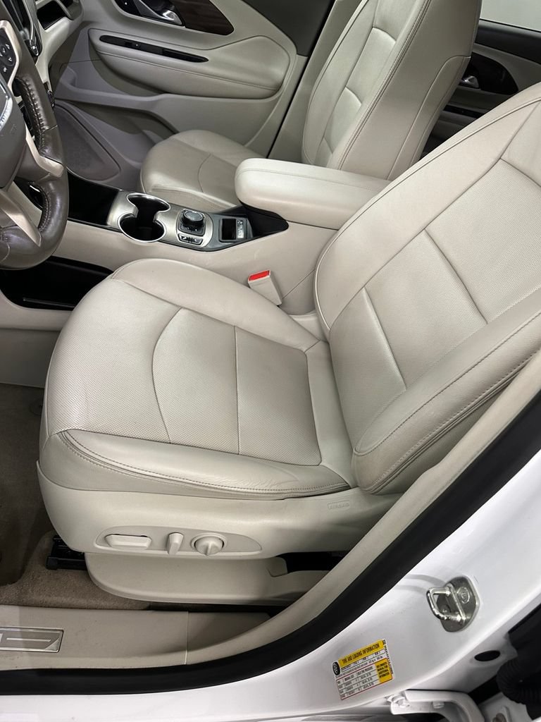 Used 2018 GMC Terrain Denali w/ Comfort Package AWD/4WD image 11
