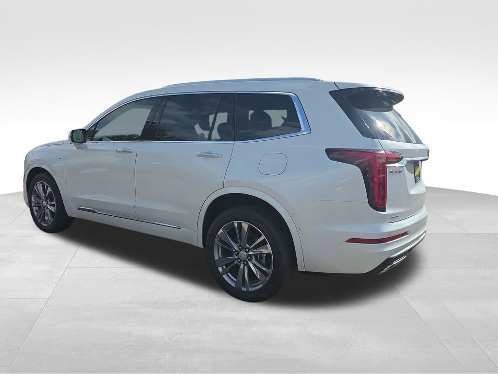 Used 2023 Cadillac XT6 Premium Luxury w/ Technology Package AWD/4WD image 3
