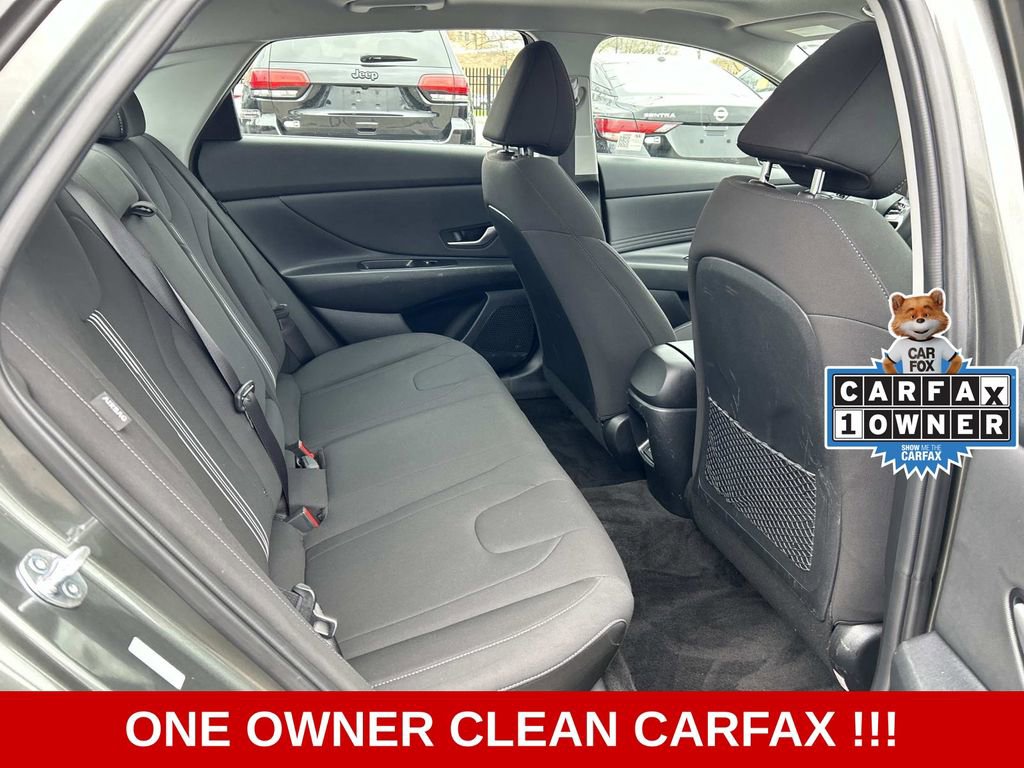 Used 2025 Hyundai Elantra SEL FWD image 14