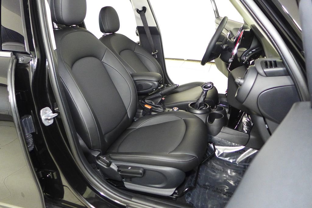 Used 2019 MINI Cooper 4-Door Hardtop image 19