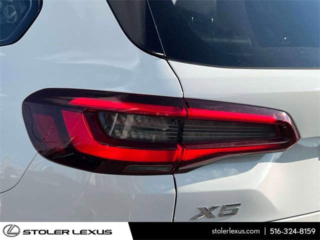 Used 2021 BMW X5 xDrive40i w/ M Sport Package image 14