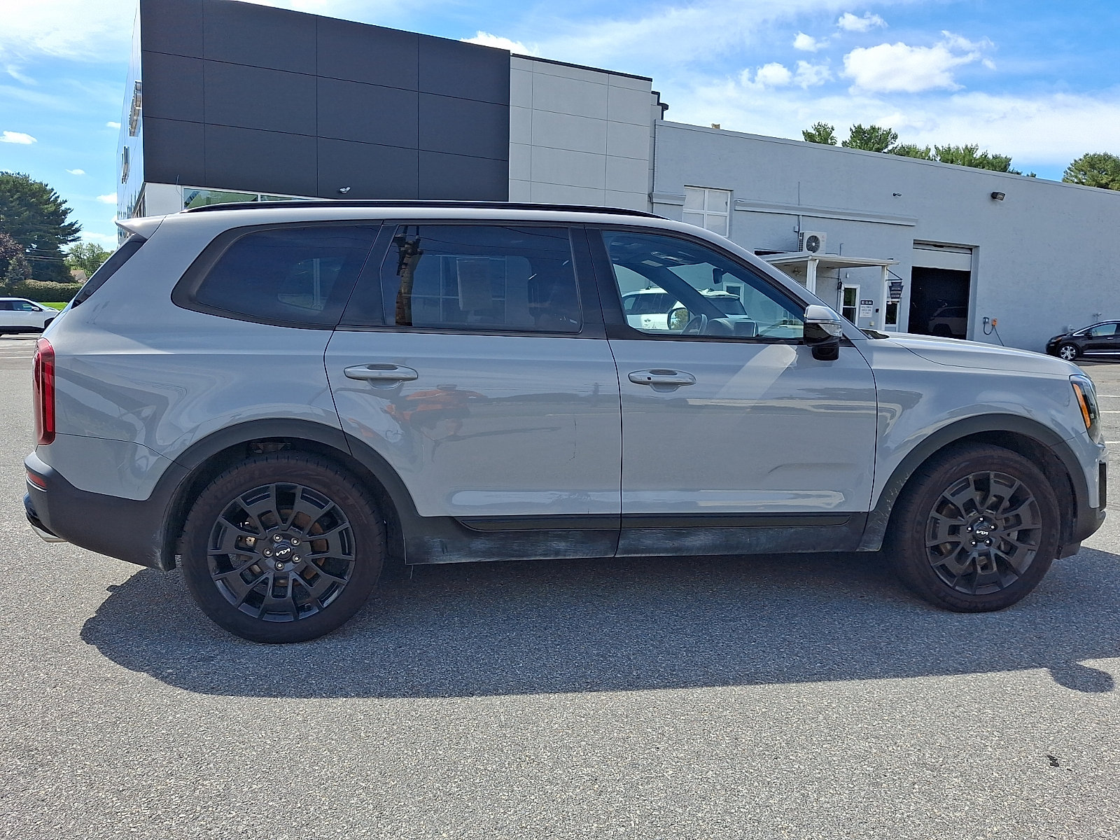 Certified 2022 Kia Telluride SX w/ SX Prestige Package AWD/4WD image 7
