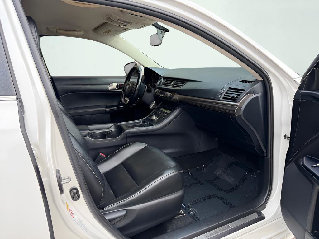 Used 2016 Lexus CT 200h w/ Accessory Package 2 image 30