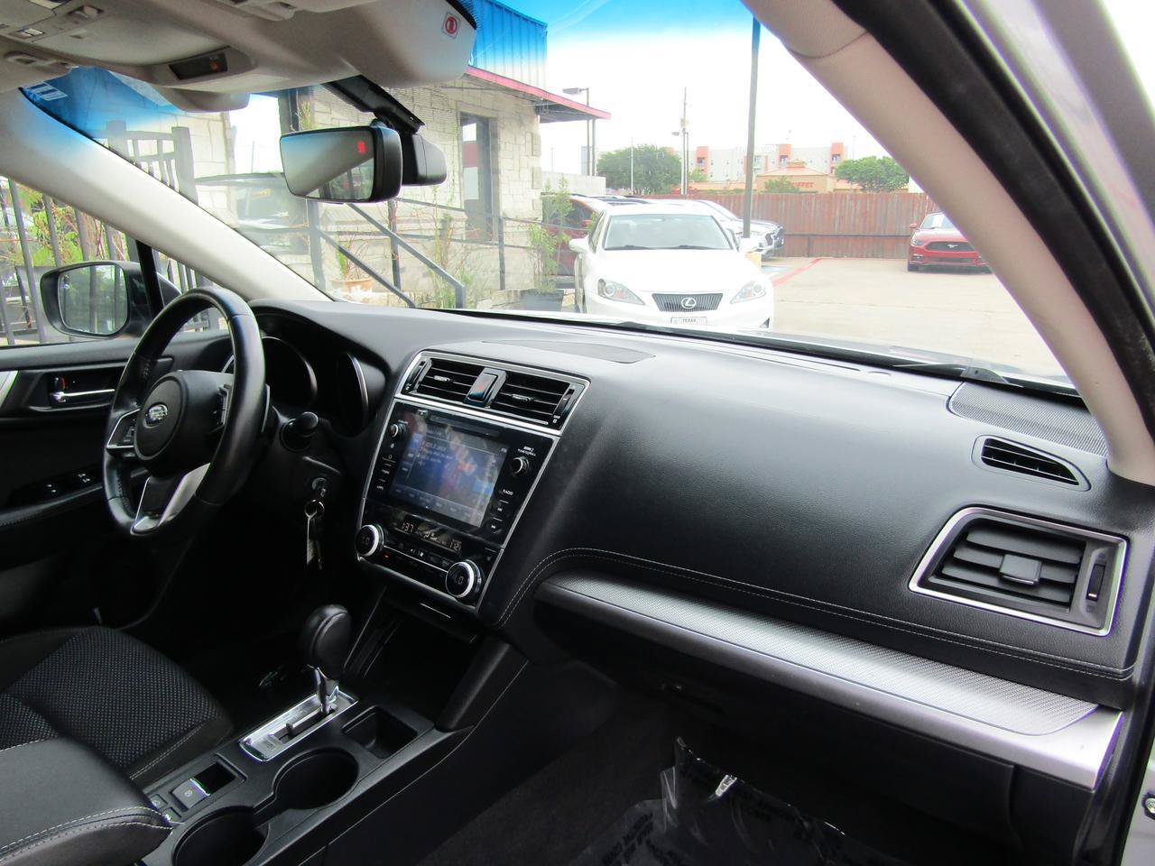 Used 2018 Subaru Outback 2.5i Premium AWD/4WD image 10