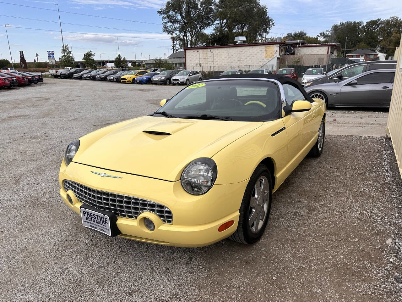 Used 2002 Ford Thunderbird Deluxe image 3