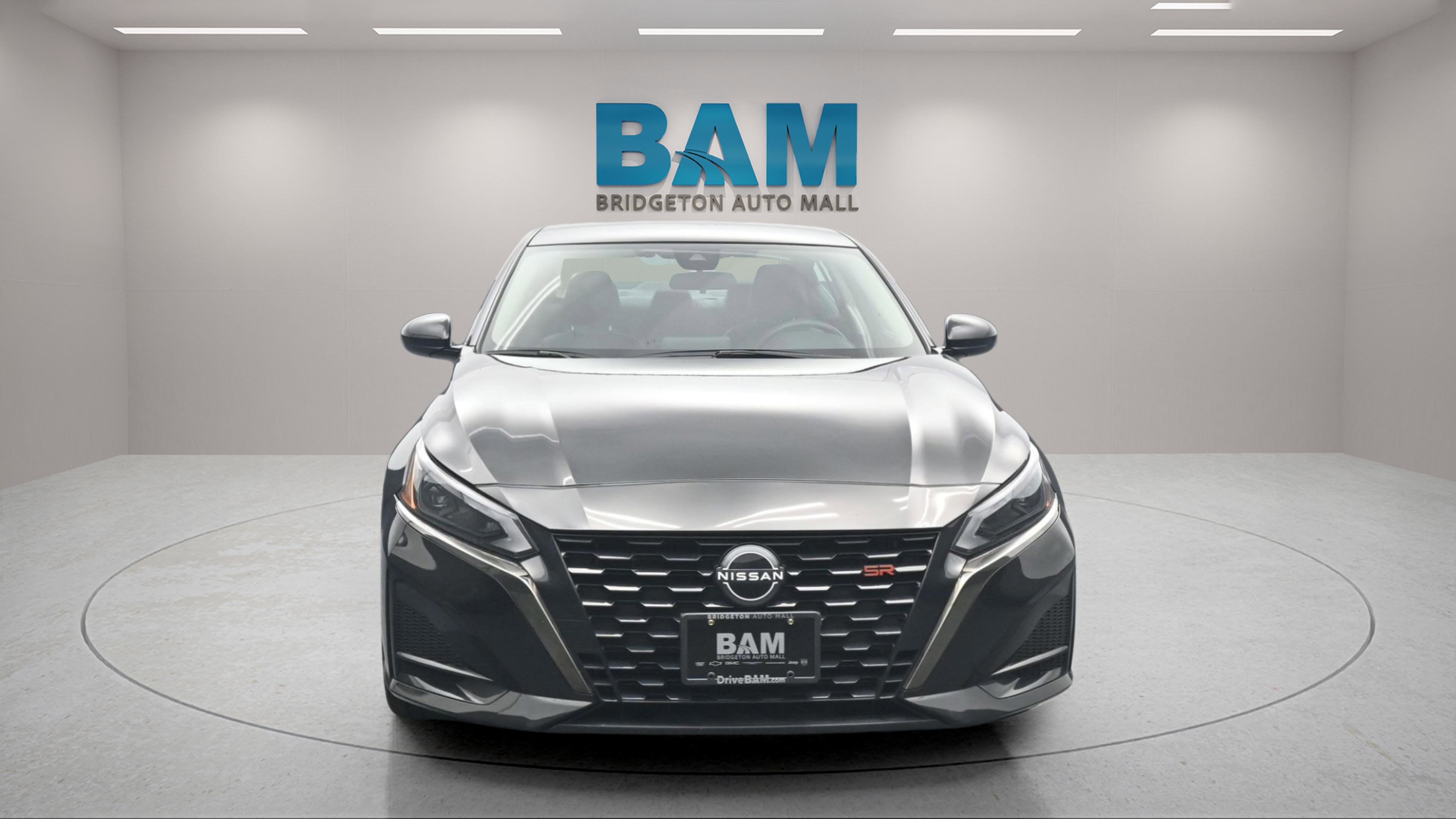 Used 2023 Nissan Altima 2.5 SR FWD image 4