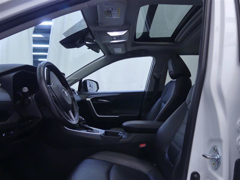 Used 2025 Toyota RAV4 XLE Premium w/ Weather Package AWD/4WD image 18