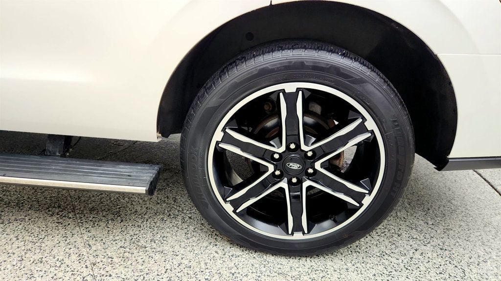 Used 2019 Ford Expedition Limited w/ Special Edition Package AWD/4WD image 9