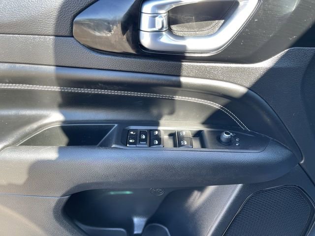 Used 2023 Jeep Compass Altitude AWD/4WD image 12