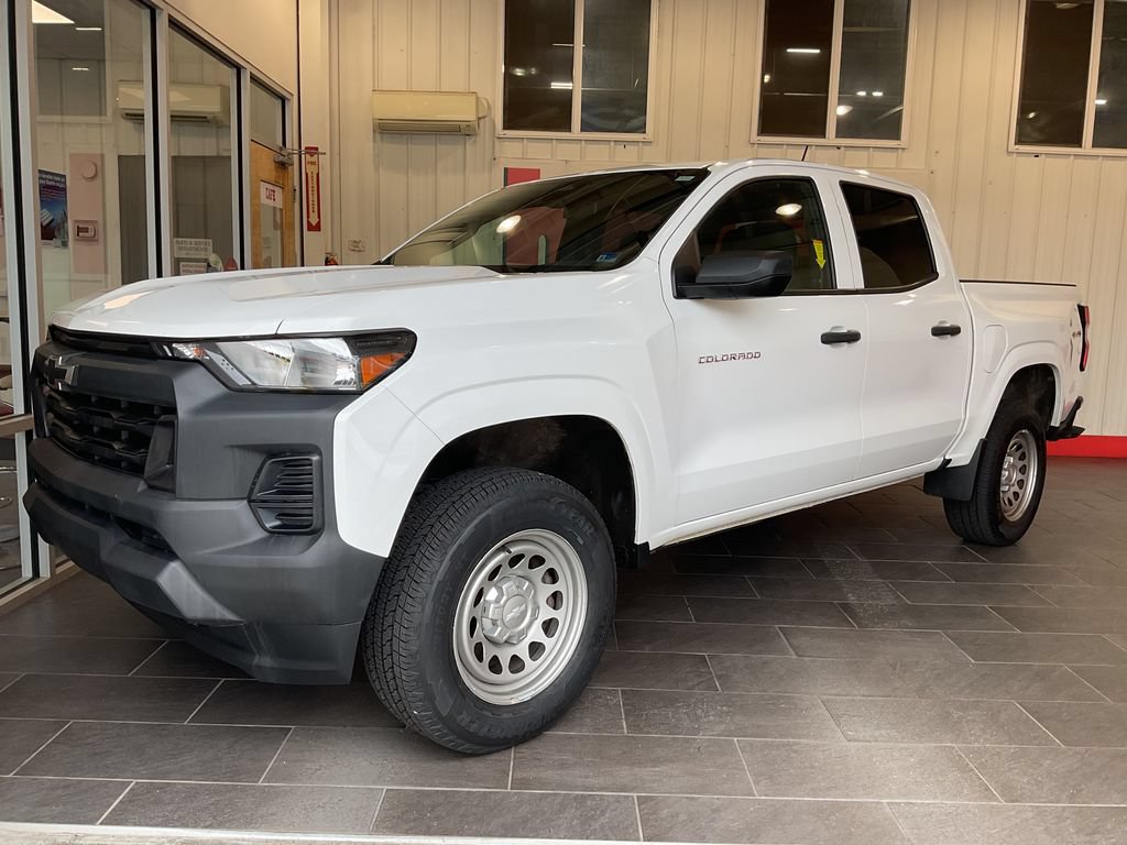 Used 2023 Chevrolet Colorado W/T w/ WT Convenience Package II AWD/4WD image 2