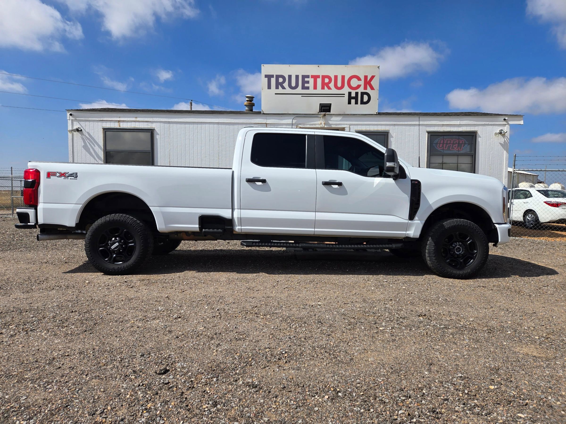 Used 2024 Ford F250 XL w/ STX Appearance Package AWD/4WD image 5