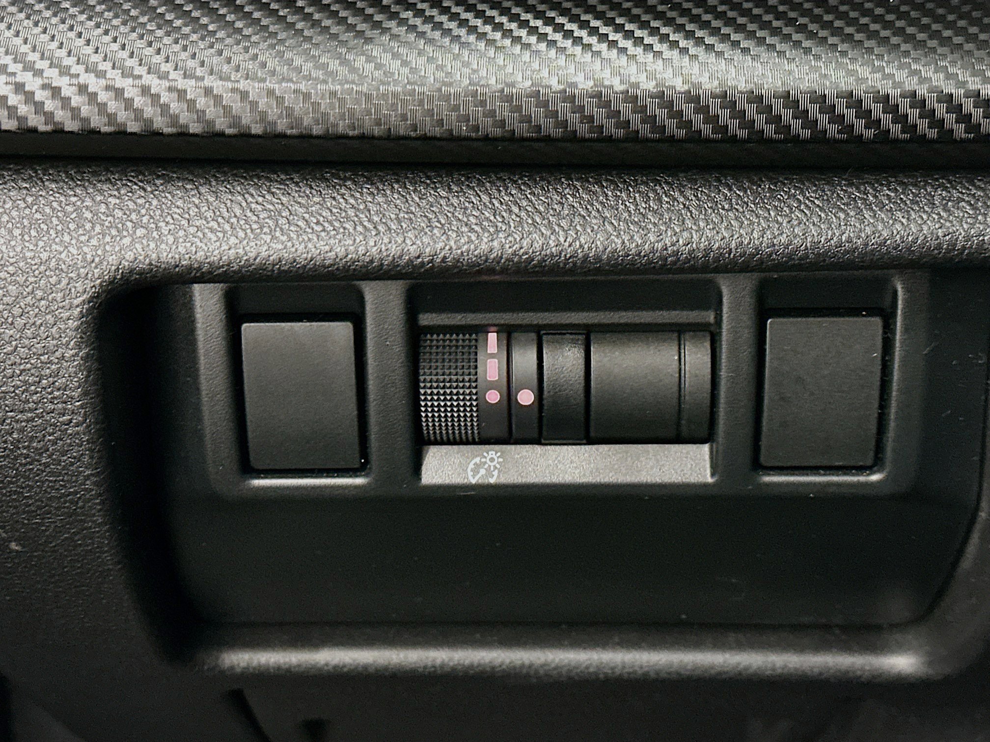 Used 2024 Subaru Crosstrek 2.0i Premium image 17