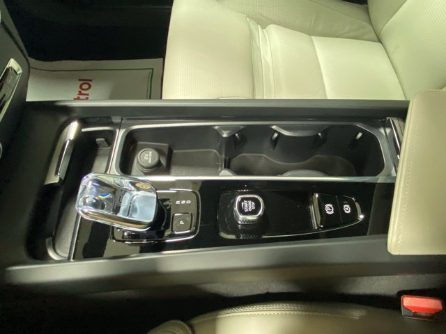 Certified 2025 Volvo V60 B5 Cross Country Ultra AWD/4WD image 26