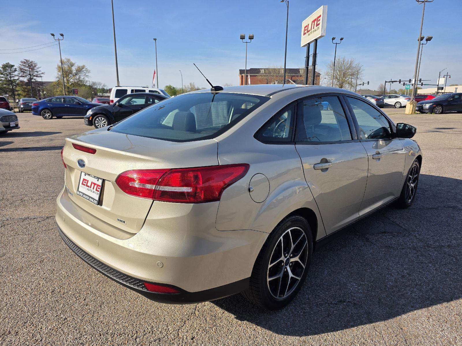 Used 2018 Ford Focus SEL w/ Cold Weather Package image 5