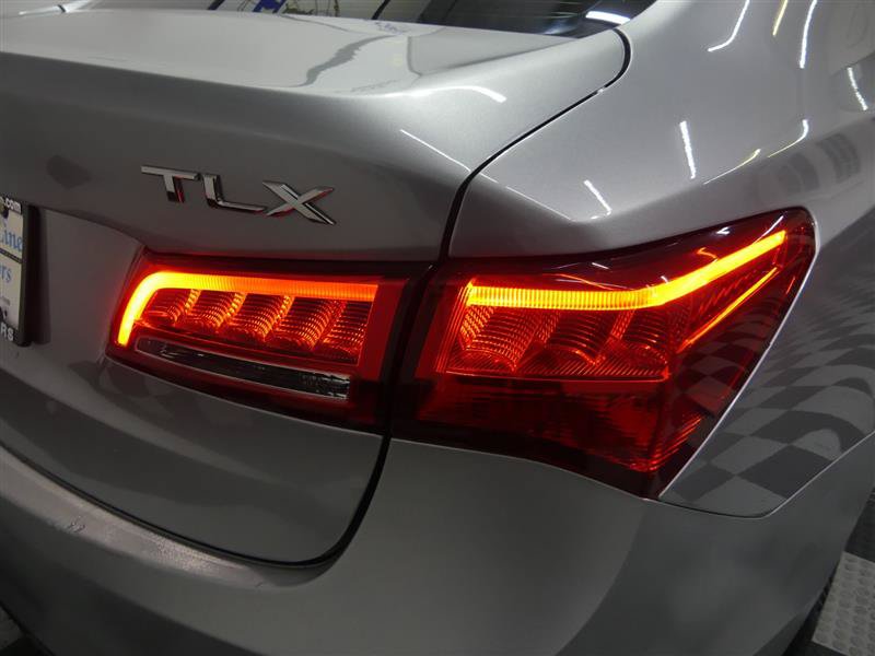 Used 2018 Acura TLX w/ Technology Package FWD image 11