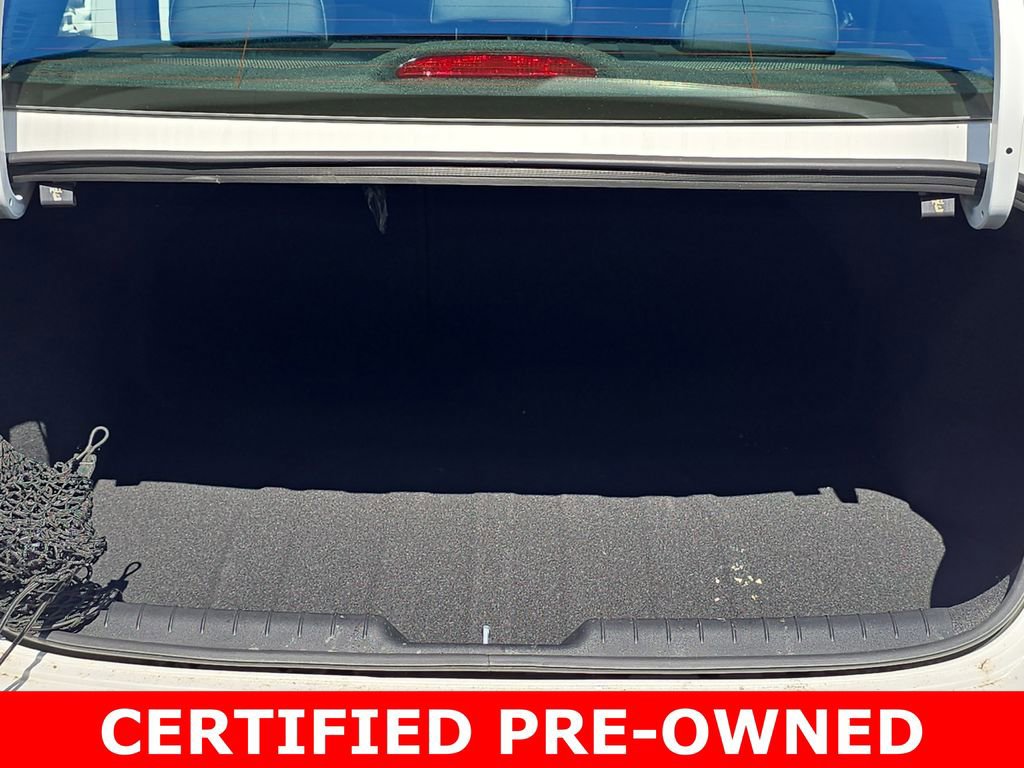 Used 2025 Hyundai Elantra Limited image 12