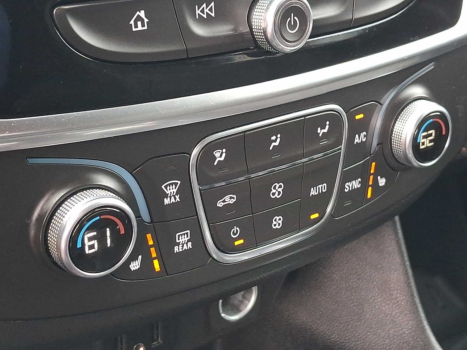 Certified 2021 Chevrolet Traverse LT AWD/4WD image 15