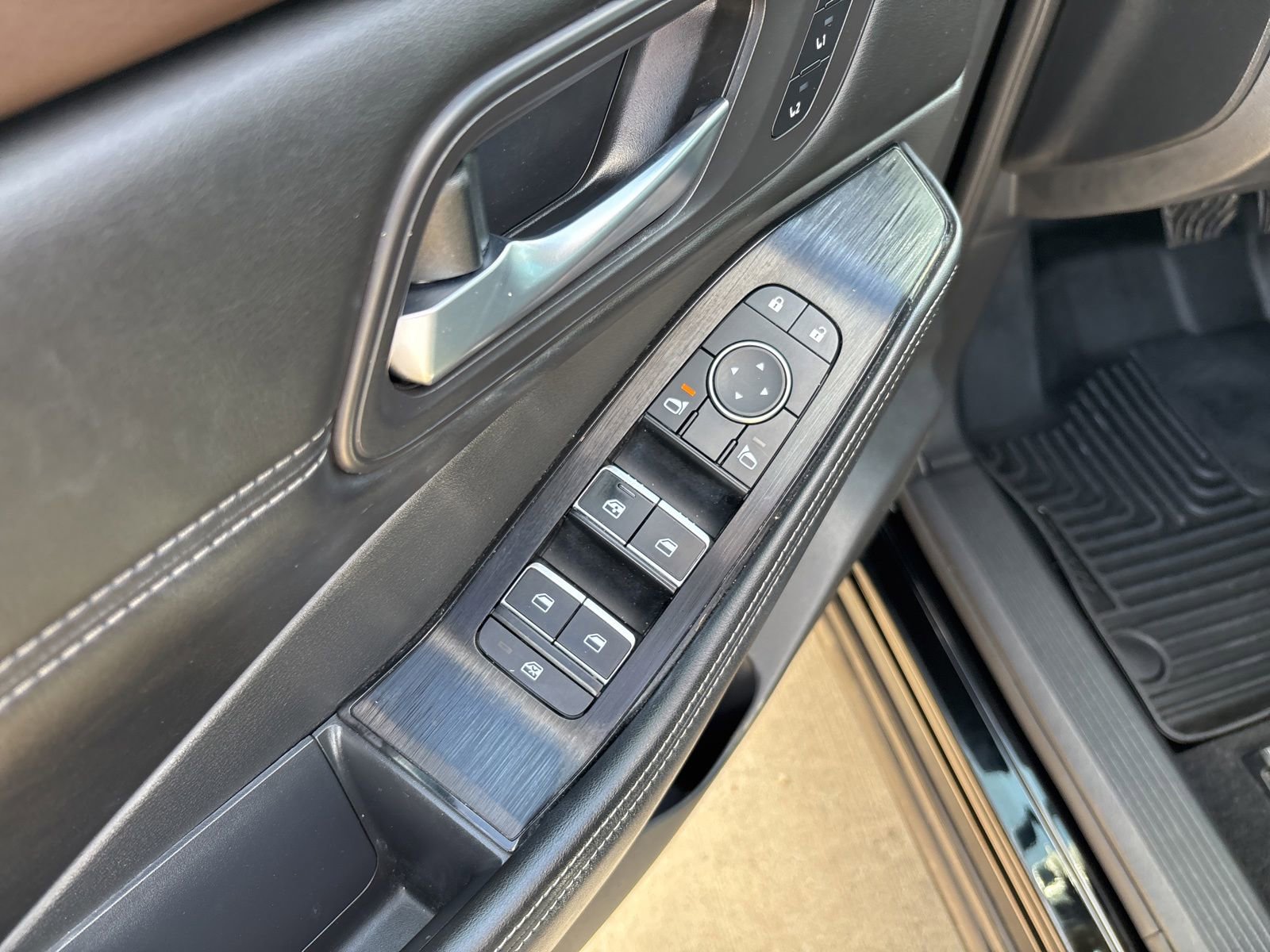 Used 2022 Nissan Rogue SL FWD image 18