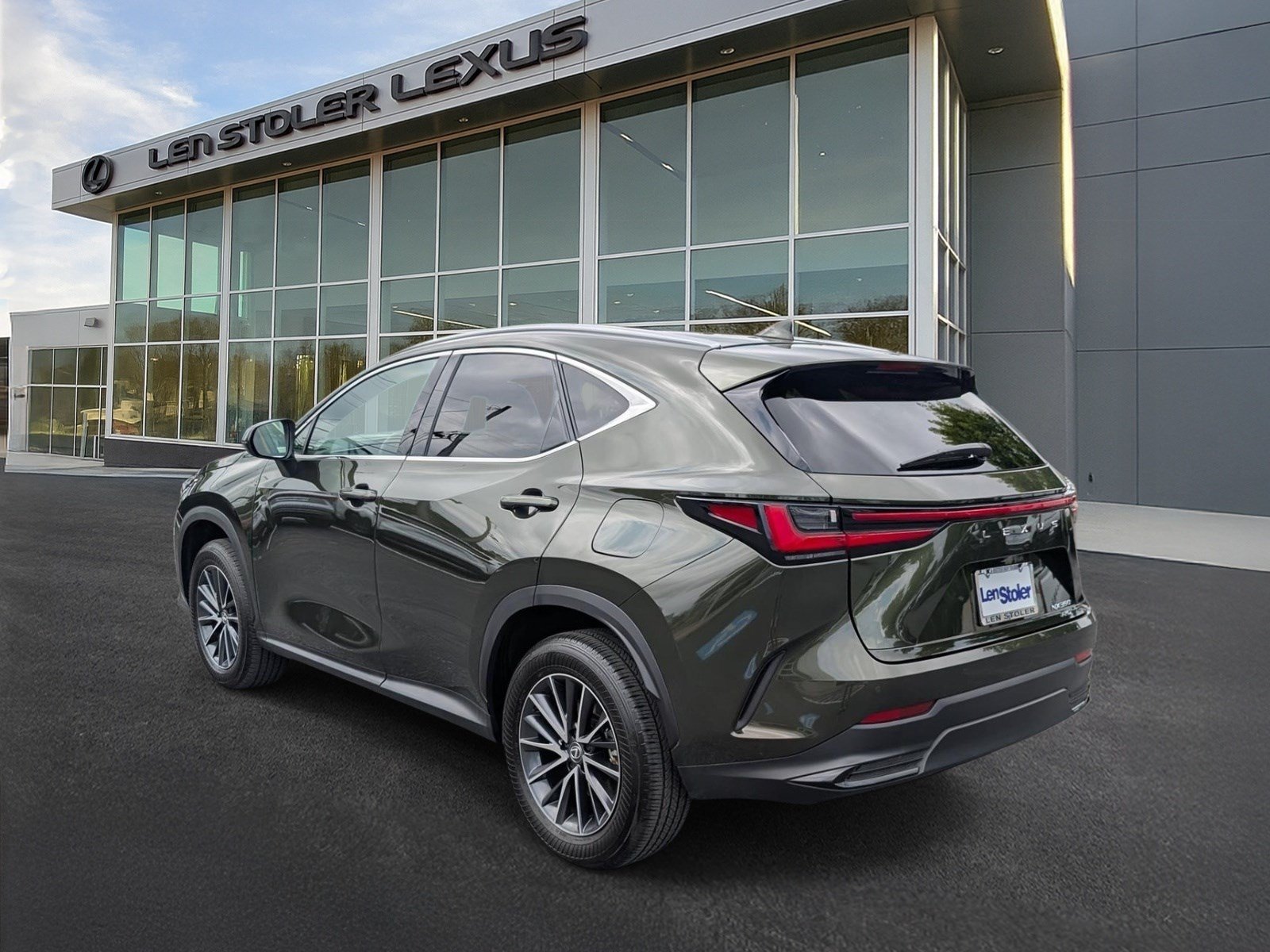 Certified 2025 Lexus NX 350 AWD w/ Accessory Package (2T) image 5