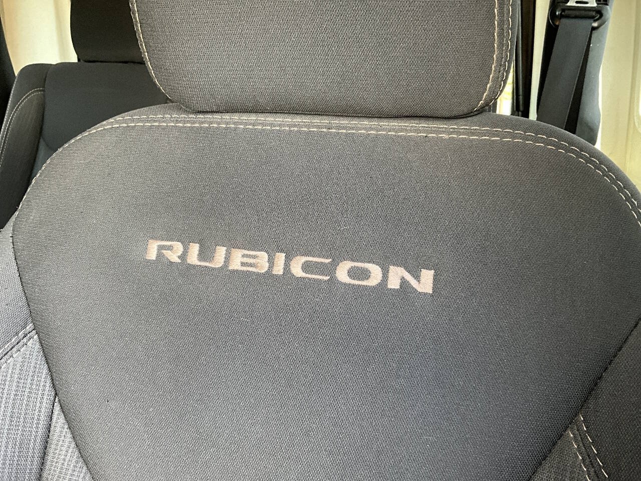 Used 2015 Jeep Wrangler Rubicon w/ Power Convenience Group AWD/4WD image 30