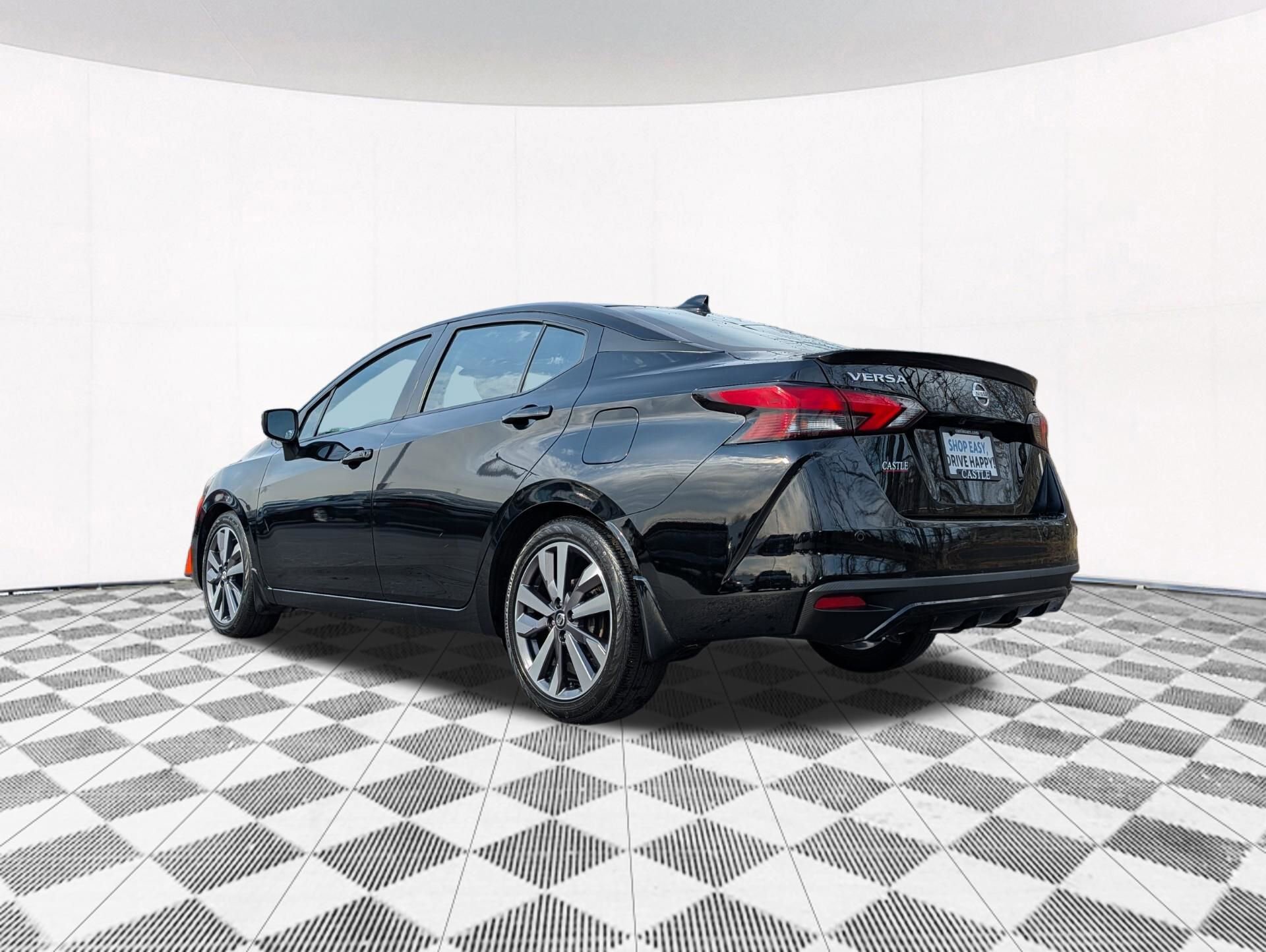 Used 2020 Nissan Versa SR w/ Convenience Package FWD image 9