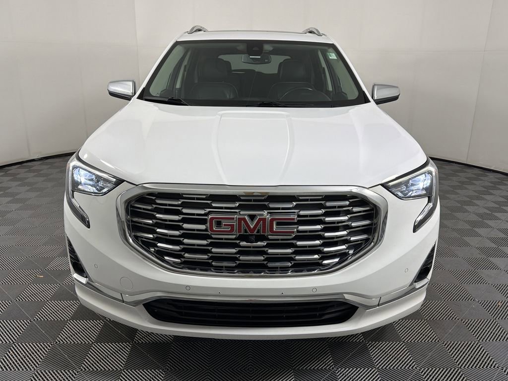 Used 2018 GMC Terrain Denali w/ Advanced Safety Package image 2