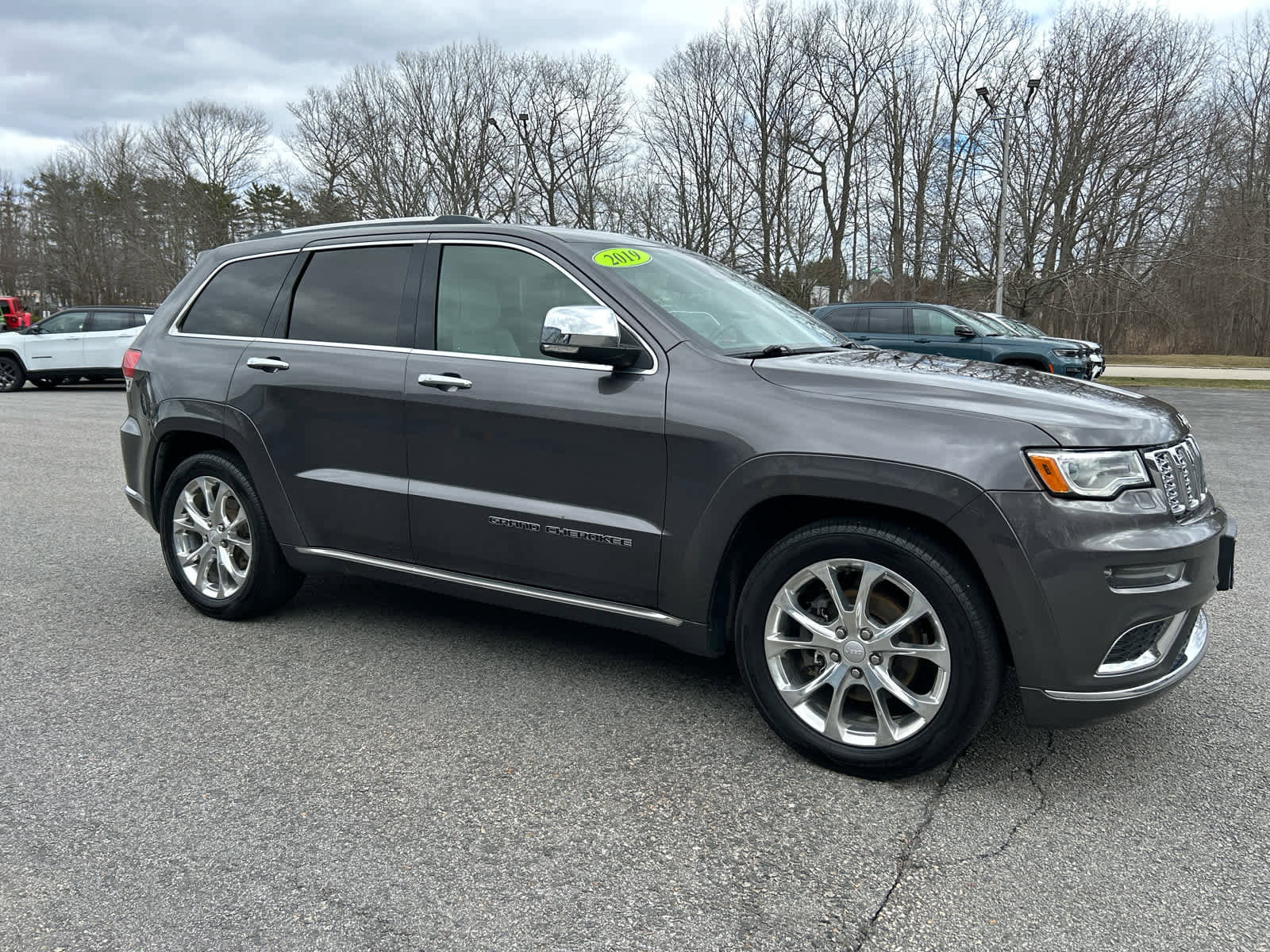 Used 2019 Jeep Grand Cherokee Summit image 2