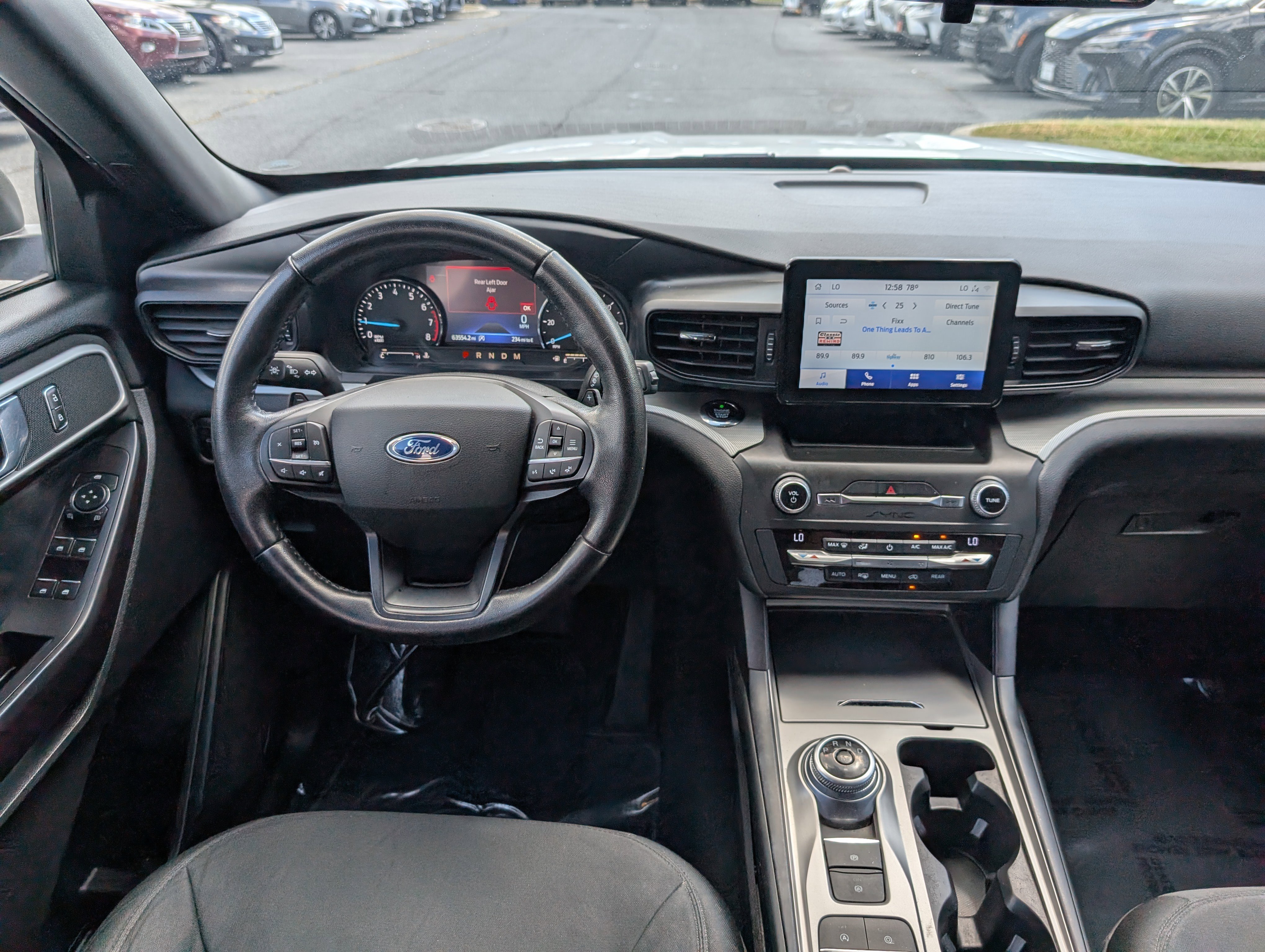 Used 2020 Ford Explorer XLT image 18