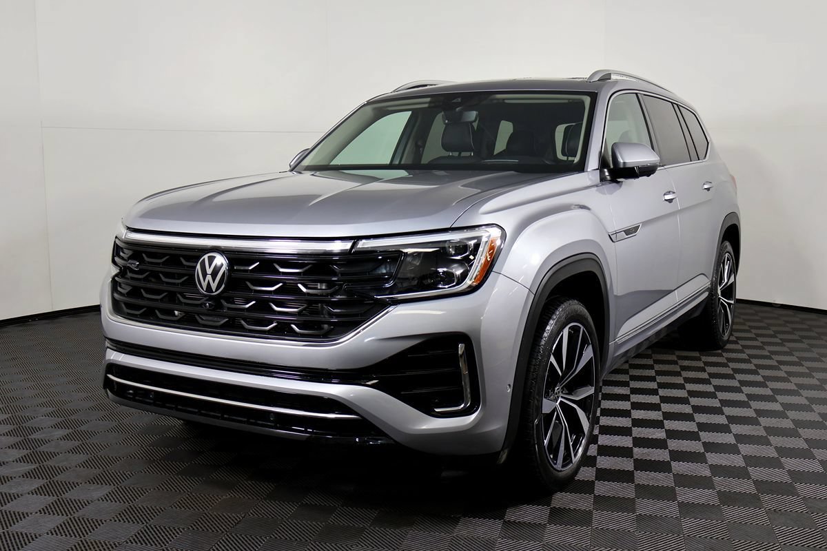 Used 2024 Volkswagen Atlas SEL Premium R-Line AWD/4WD image 3