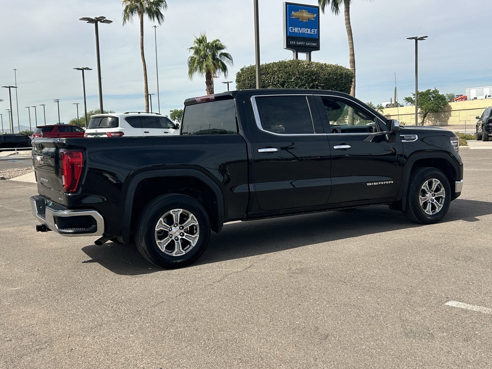 Certified 2025 GMC Sierra 1500 SLT RWD image 5