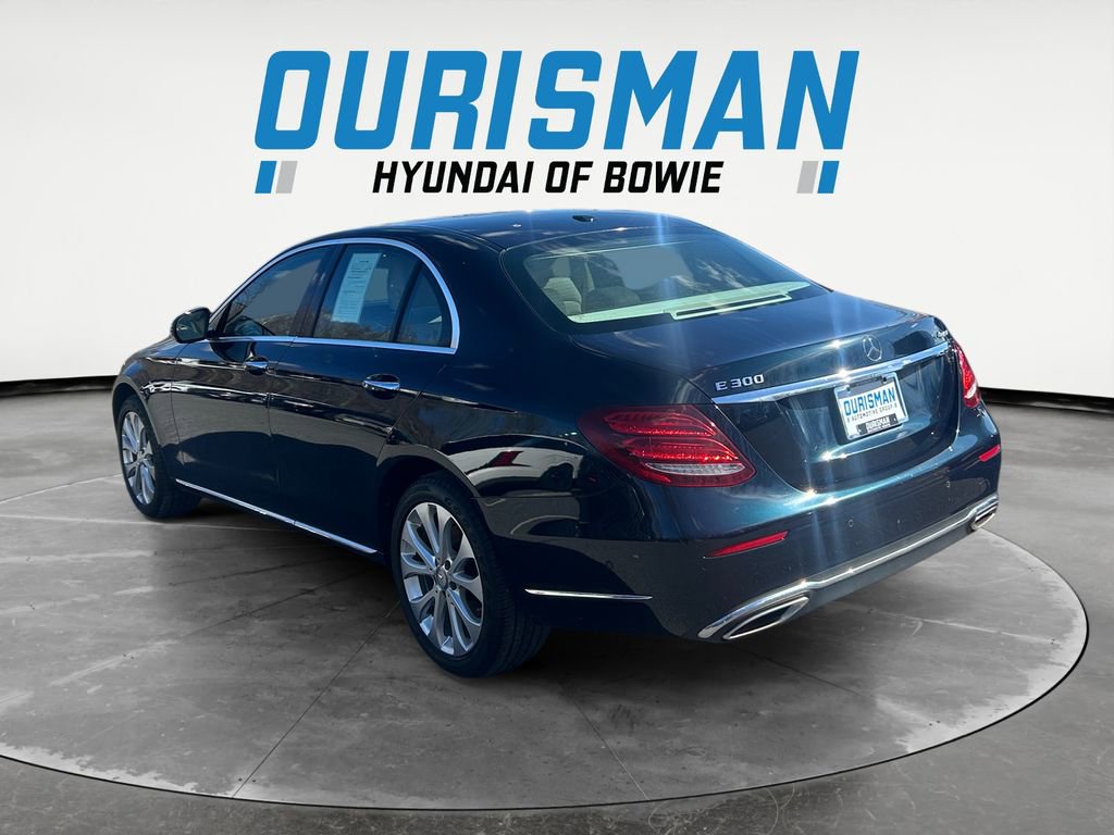 Used 2017 Mercedes-Benz E 300 4MATIC image 4