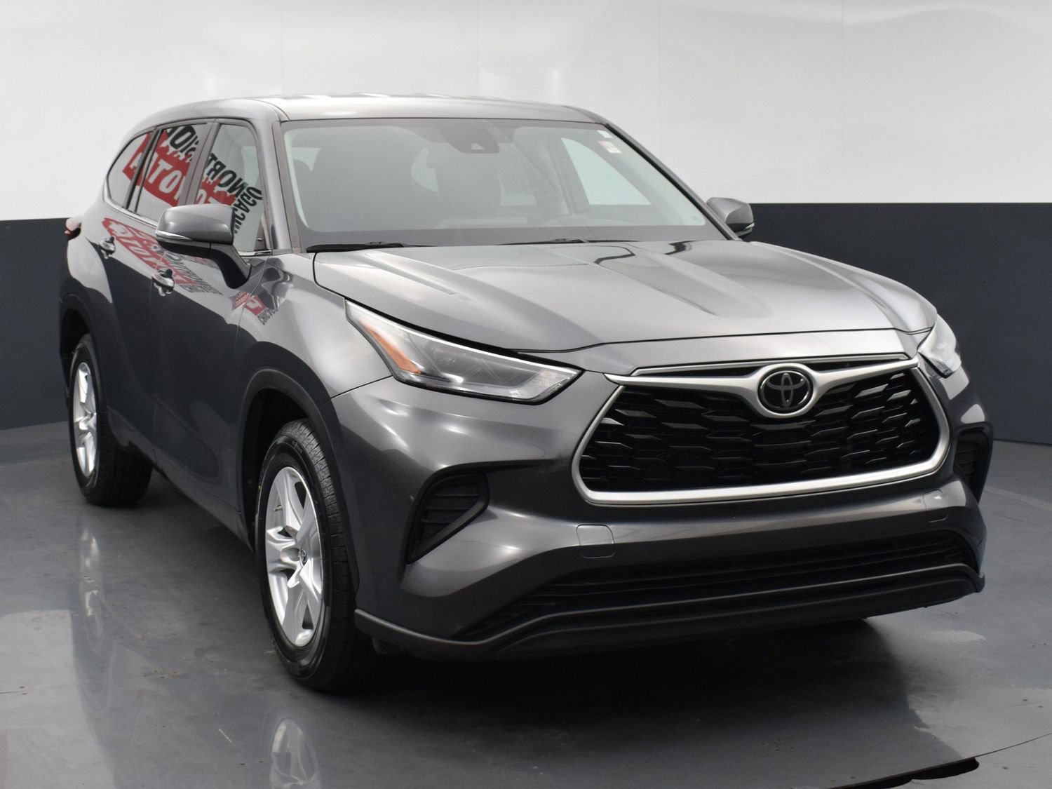 Used 2023 Toyota Highlander L FWD image 7