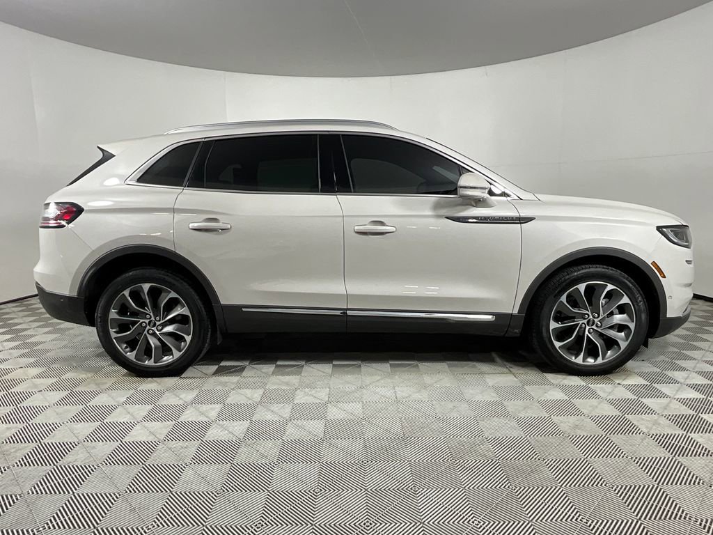 Used 2023 Lincoln Nautilus Reserve w/ Equipment Group 201A image 5