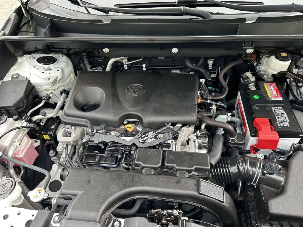 Used 2021 Toyota RAV4 XLE image 27