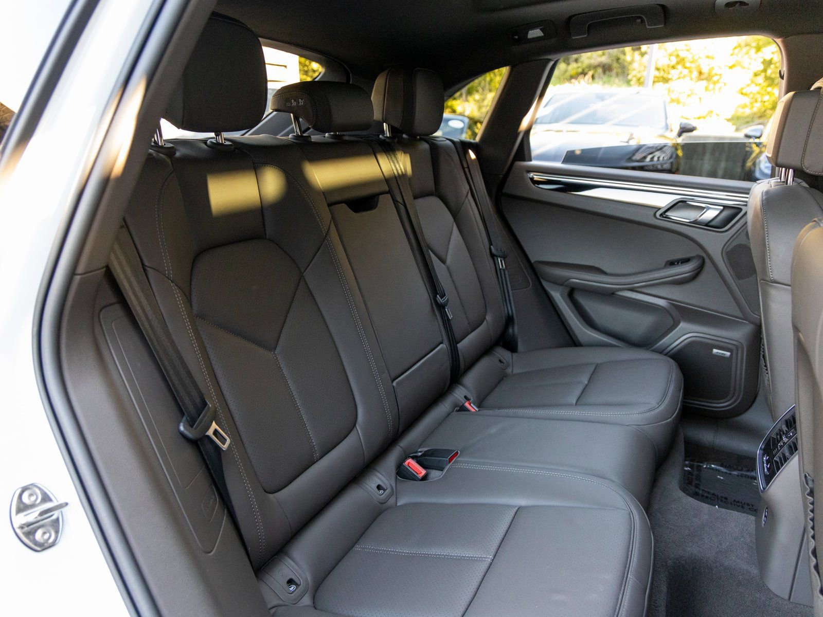 Certified 2025 Porsche Macan image 48