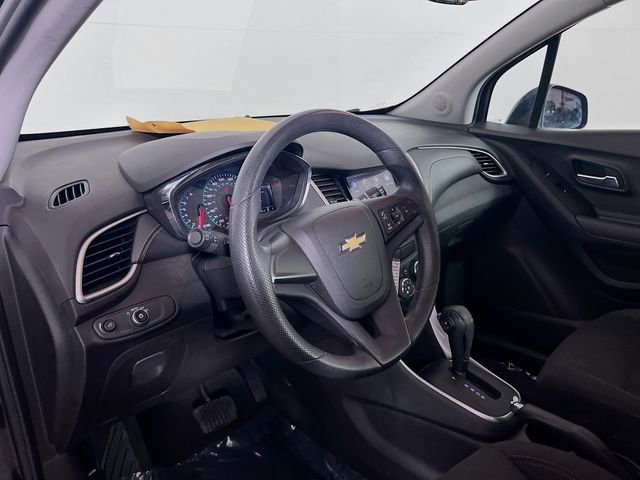 Used 2018 Chevrolet Trax LS FWD image 9