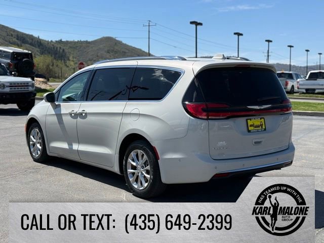 Used 2021 Chrysler Pacifica Touring-L w/ Premium & Safety Sphere Group FWD image 3