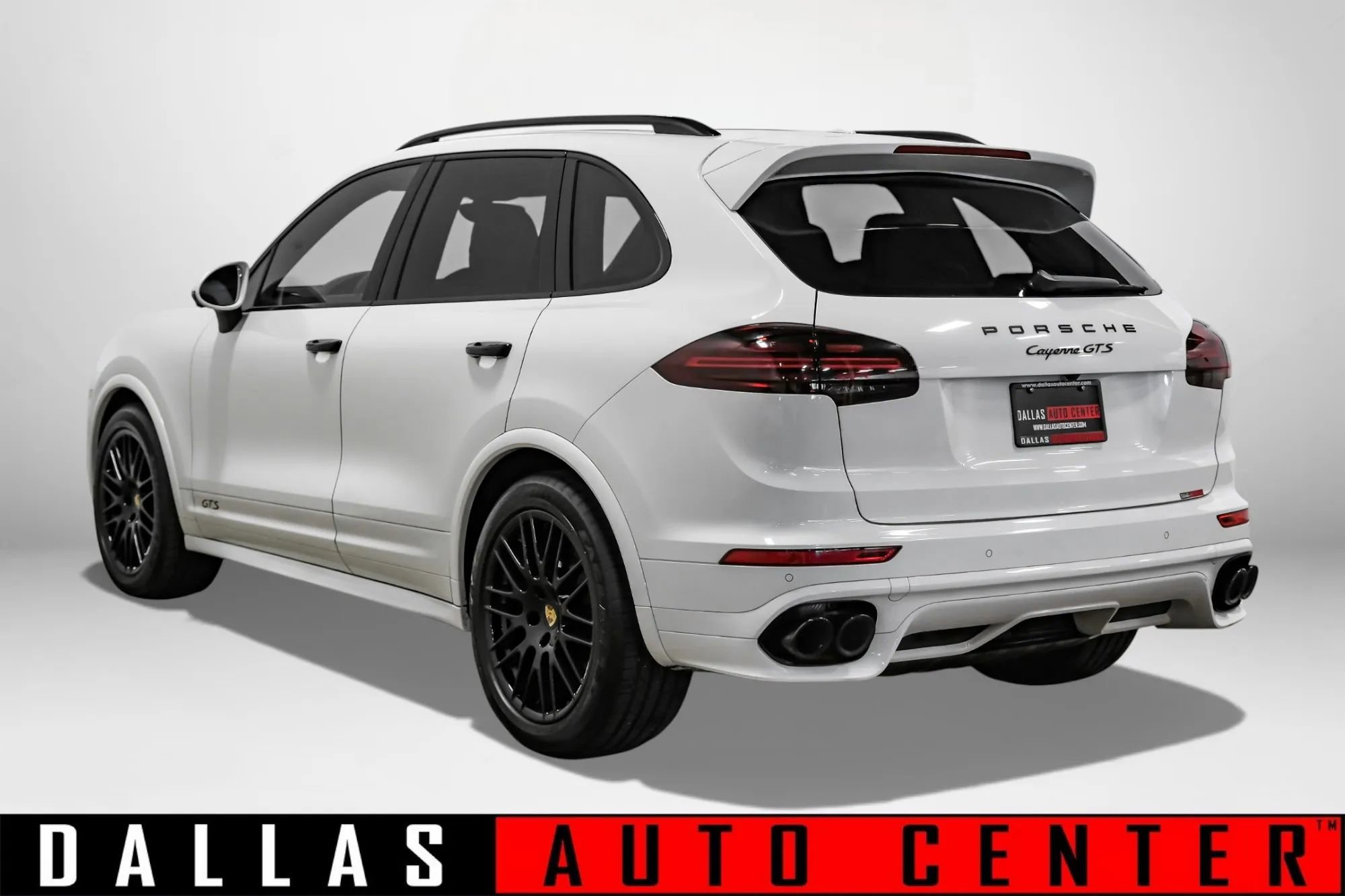 Used 2017 Porsche Cayenne GTS image 6