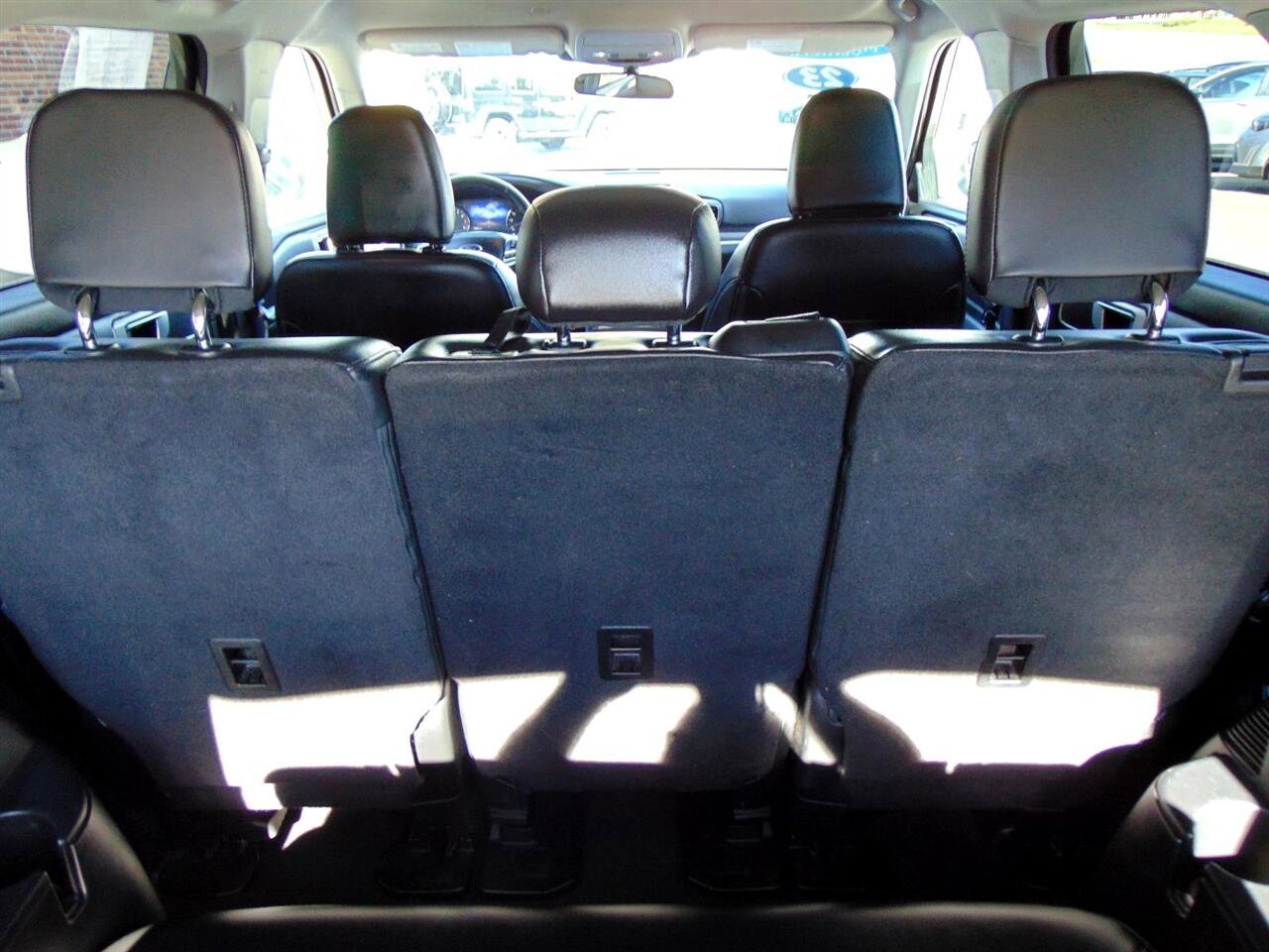 Used 2023 Ford Explorer XLT w/ Equipment Group 202A image 11