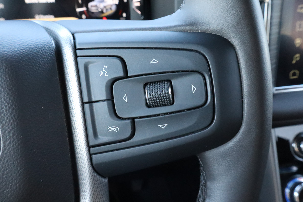 Used 2024 GMC Yukon XL Denali AWD/4WD image 37
