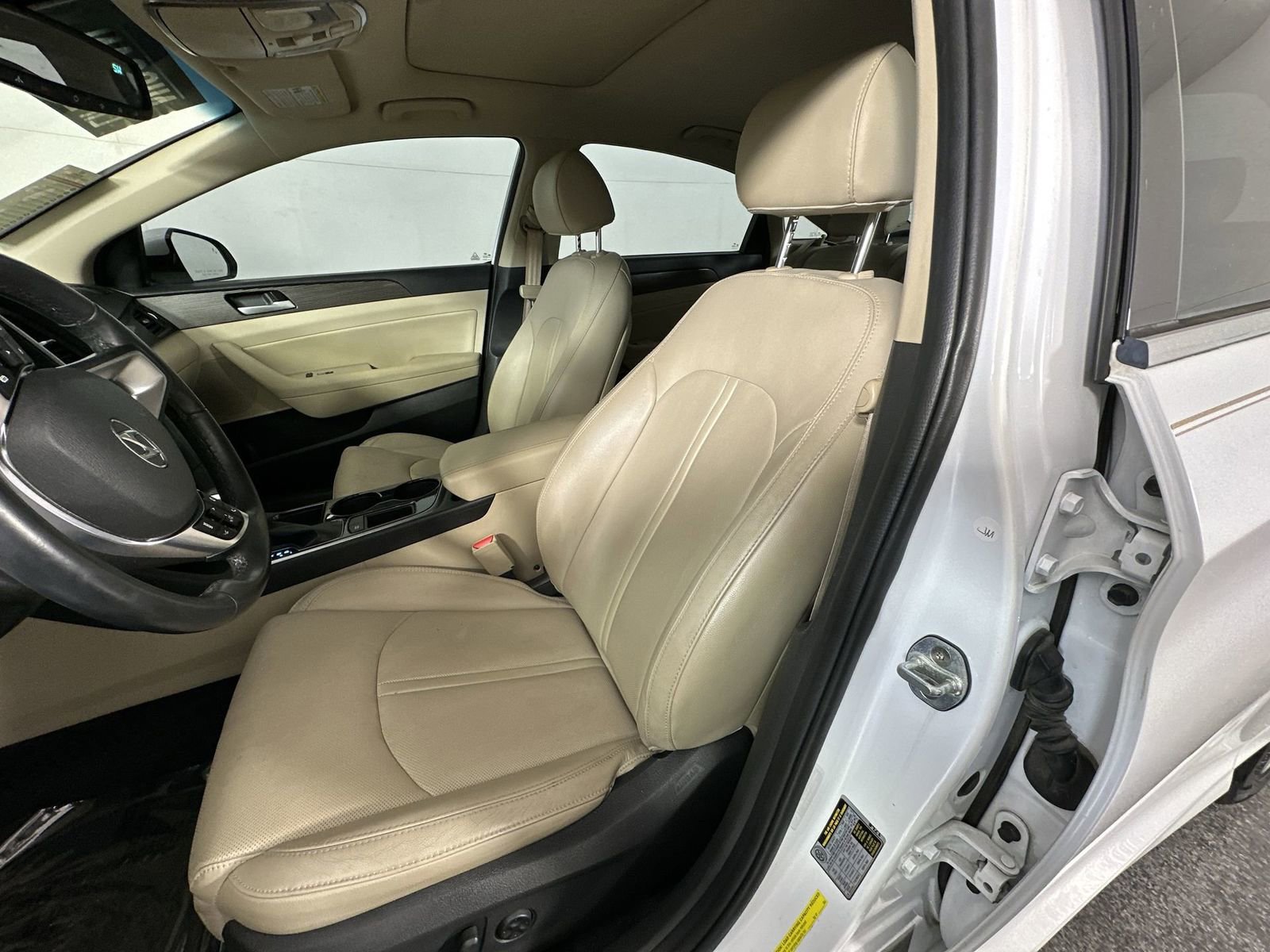 Used 2018 Hyundai Sonata Limited image 15