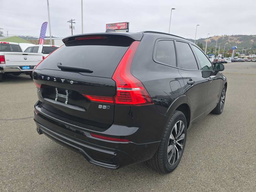 Used 2023 Volvo XC60 B5 Plus AWD/4WD image 17