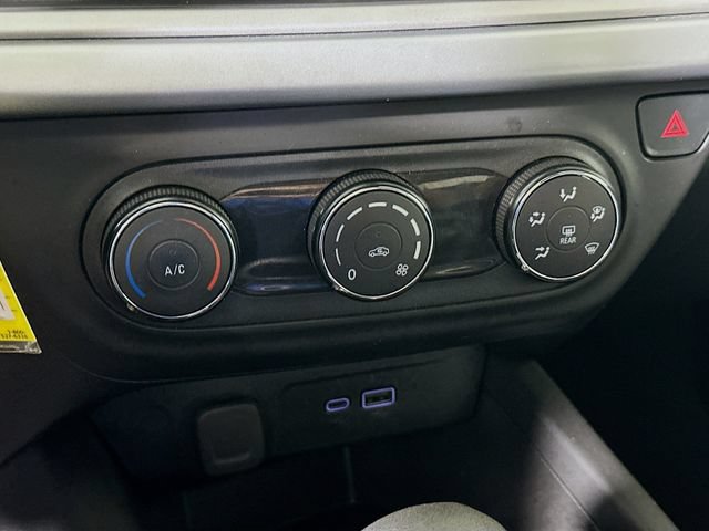 Used 2025 Chevrolet Trax LS FWD image 17