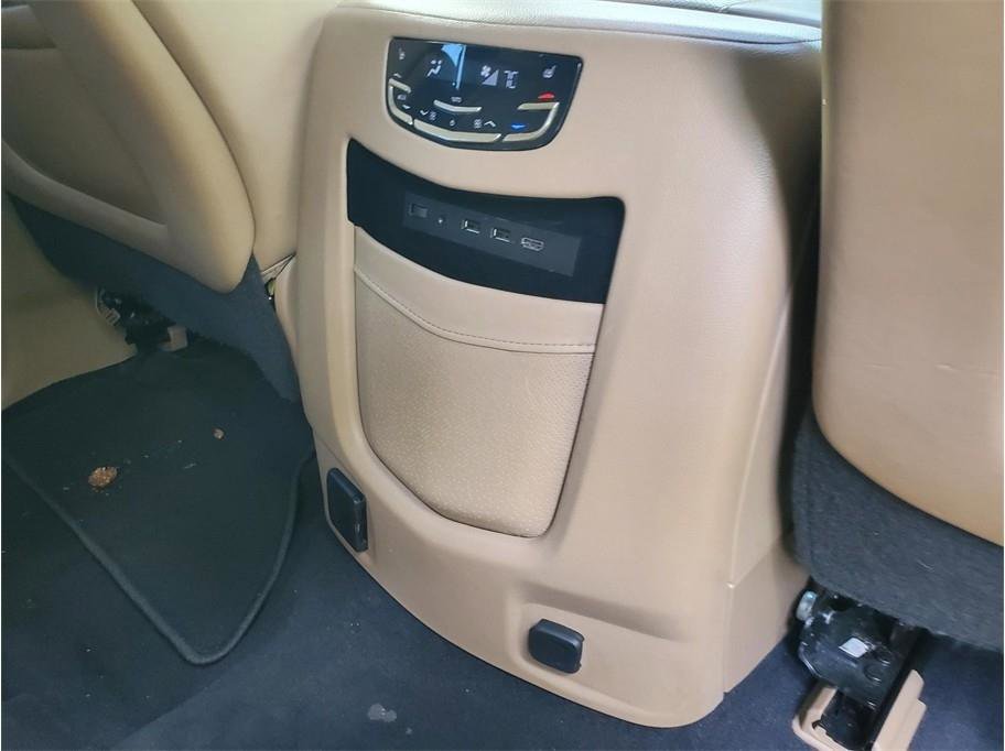 Used 2018 Cadillac Escalade ESV Platinum AWD/4WD image 49