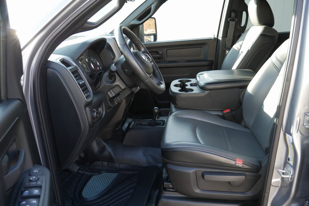 Used 2024 RAM 5500 Tradesman w/ Chrome Appearance Group image 8